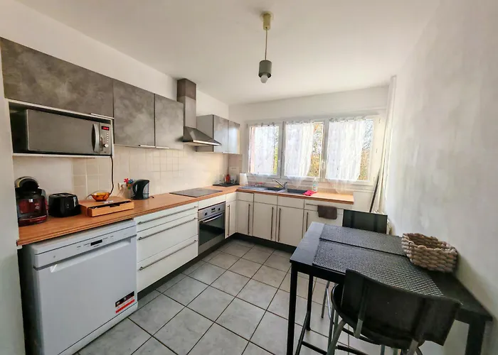 T3 Cosy Petit Balcon 5Mins France Miniature