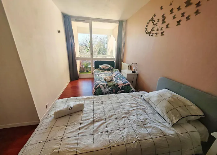 T3 Cosy Petit Balcon 5Mins France Miniature