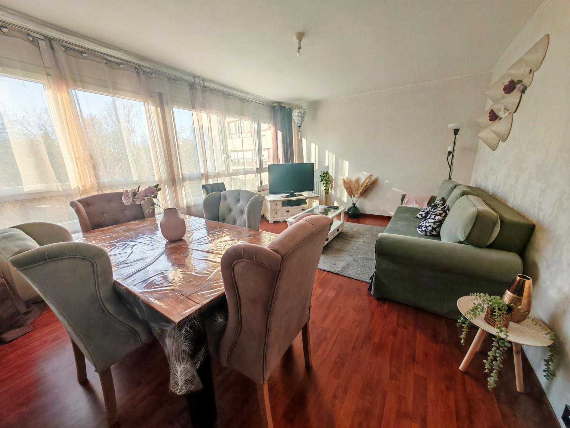 T3 Cosy Petit Balcon 5mins France Miniature * Elancourt